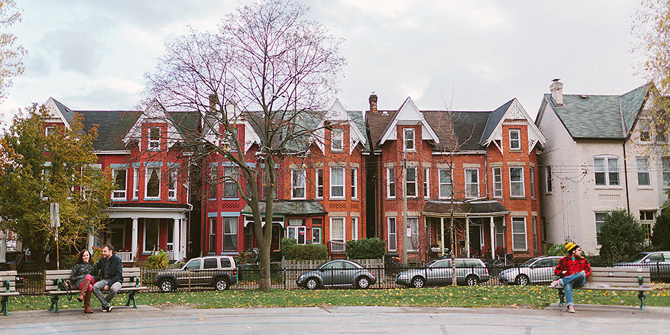 Creative-Toronto-Engagement-Photographer.jpg