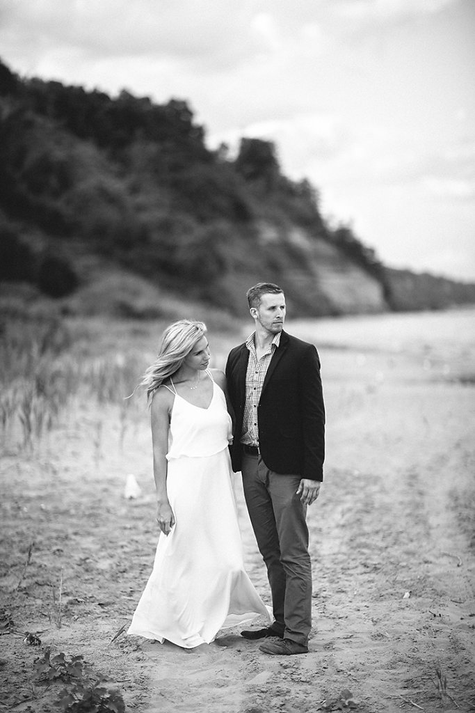 20-David-Krol-and-Katie-Bryan-at-engagement-session-at-Scarborough-Bluffs-in-Toronto.jpg