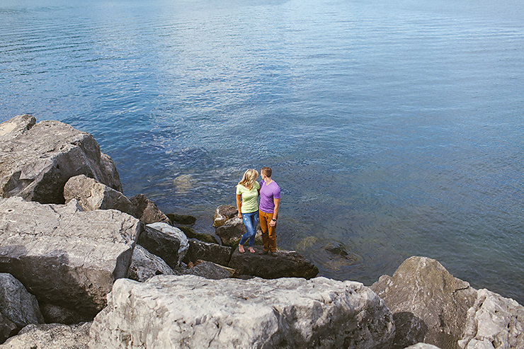 5-Engagement-photography-by-Lake-Ontario.jpg