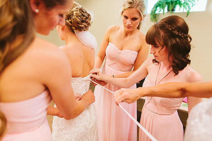 15-Getting-ready-Toronto-wedding-photographer.jpg