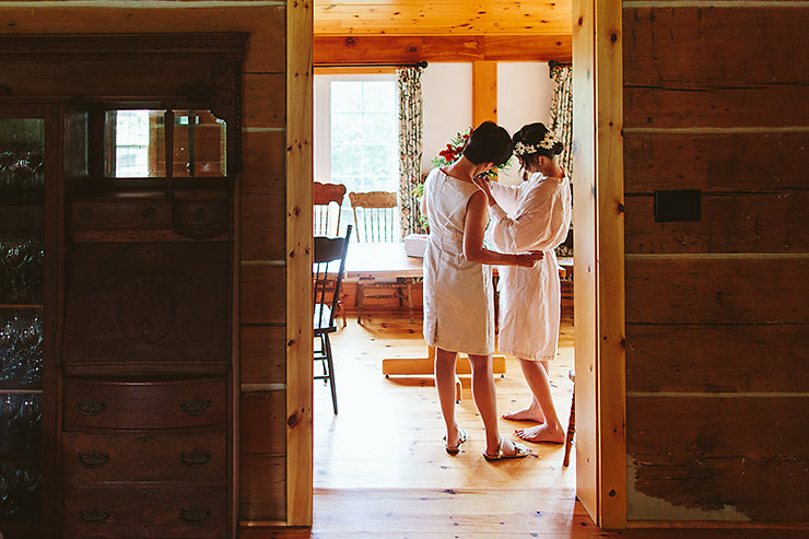 12-Bride-getting-ready-Toronto-wedding-photography.jpg