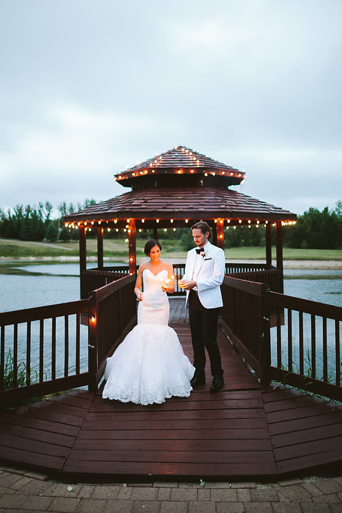 72-Wedding-photographer-from-Toronto-at-dusk.jpg